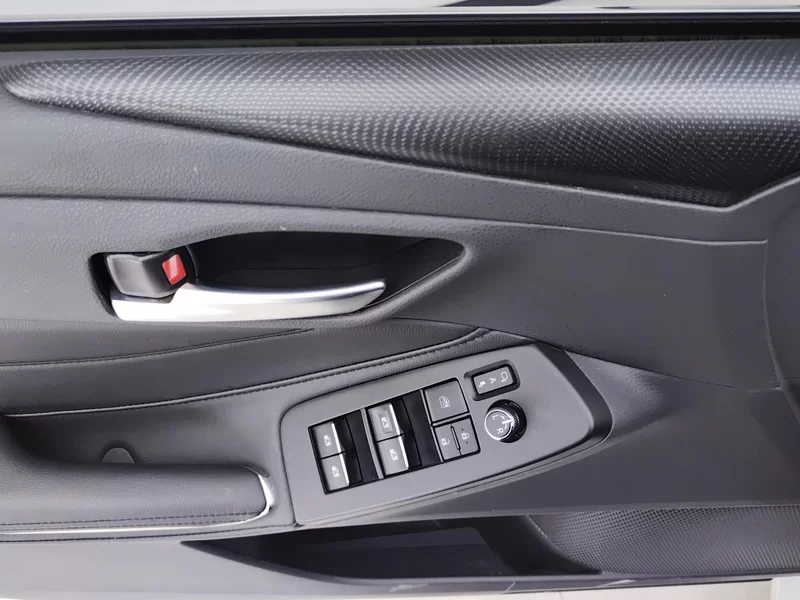 Toyota Avalon 2023 car image #11