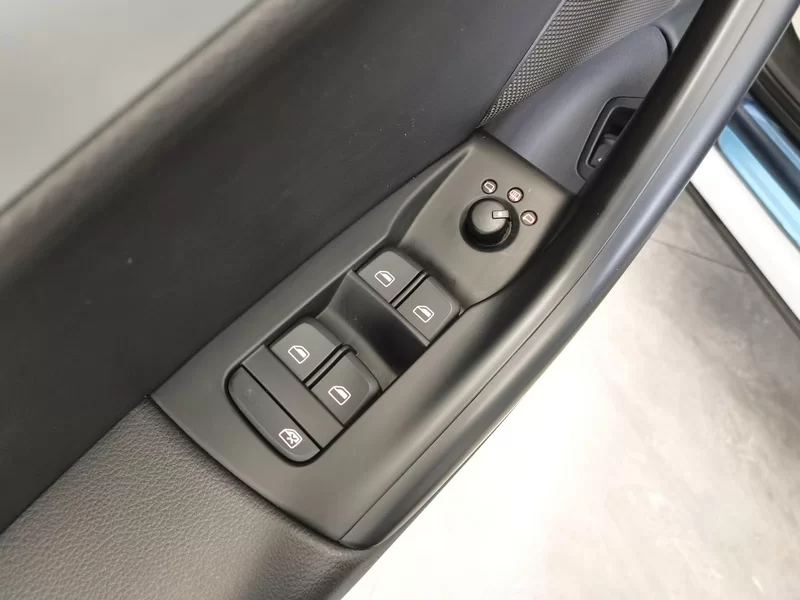 Audi Q3 2017 car image #11