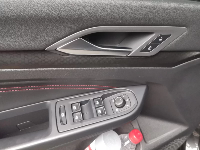 Volkswagen GolfGTI 2023 immagine di auto #11