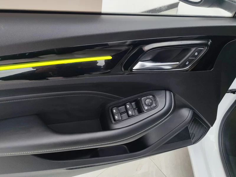 Roewe i5 2023 #11 Roewe i5 2023 car image #11