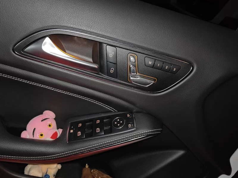 Mercedes-Benz GLA Class 2019 car image #11