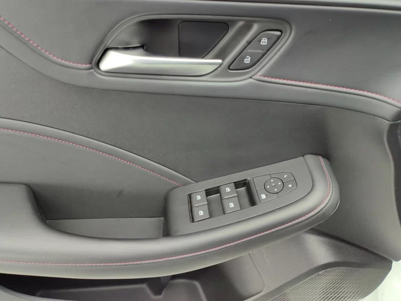 Roewe i5 2023 car image #11