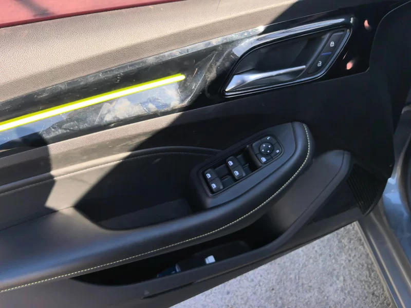 Roewe i5 2022 car image #11