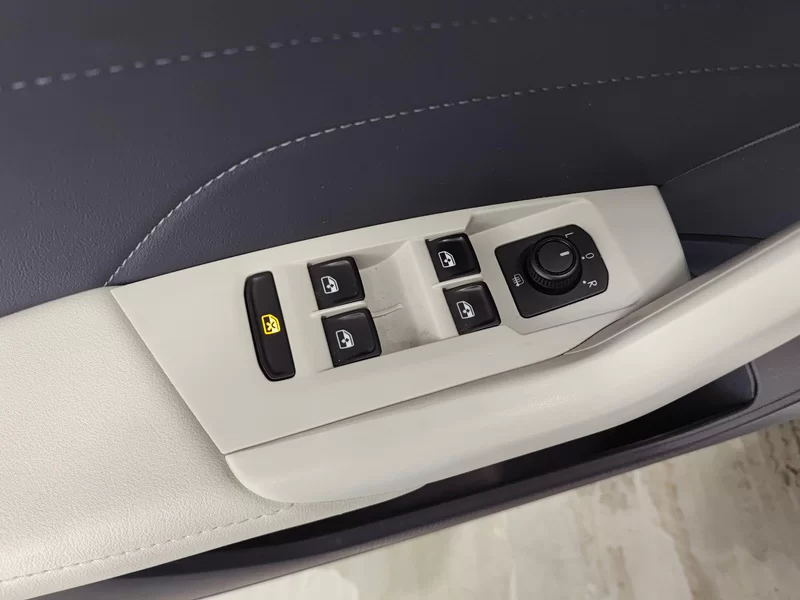 Volkswagen Tharu 2025 car image #11