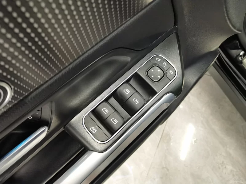 Mercedes-Benz GLB Class 2022 immagine di auto #11