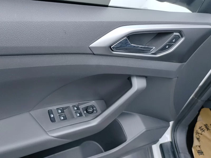 Volkswagen T-Cross 2020 car image #11
