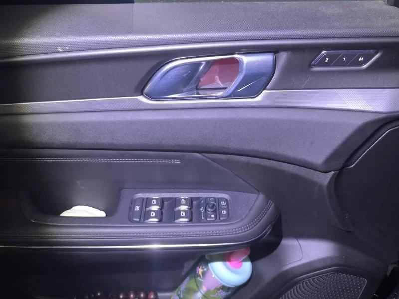 Lynk & Co 01 2022 car image #11