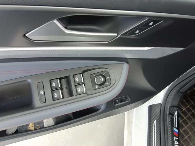 Volkswagen Lamando 2023 car image #11