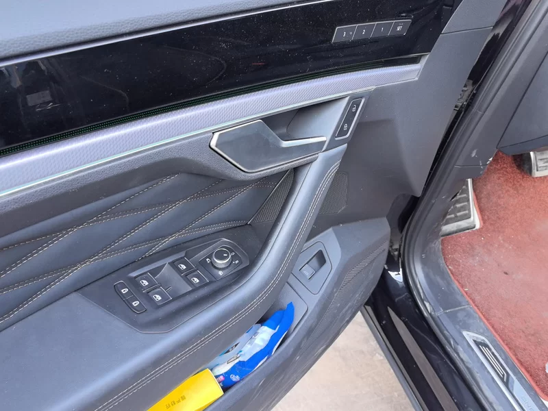 Volkswagen Touareg 2020 car image #11