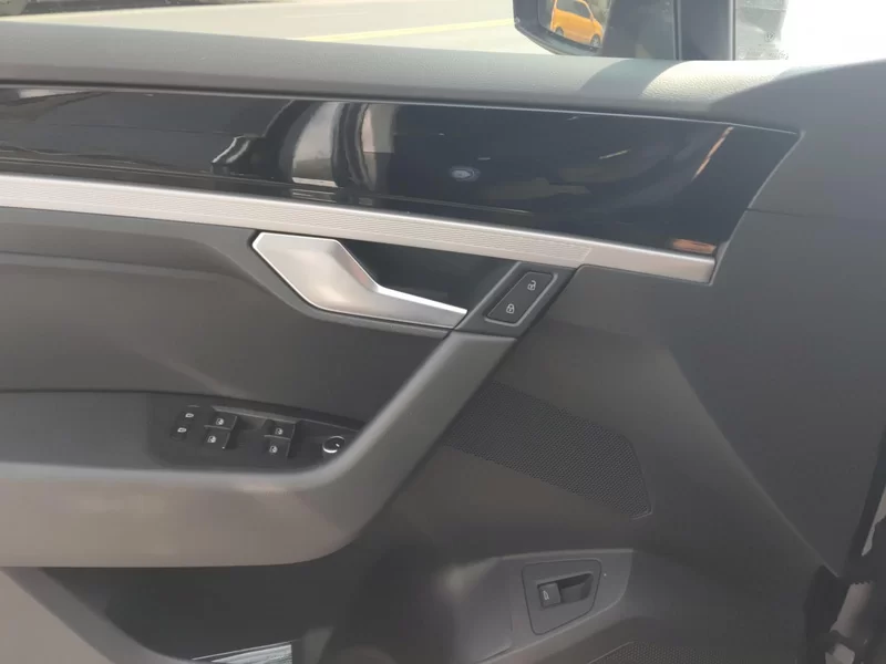 Volkswagen Touareg 2020 car image #11