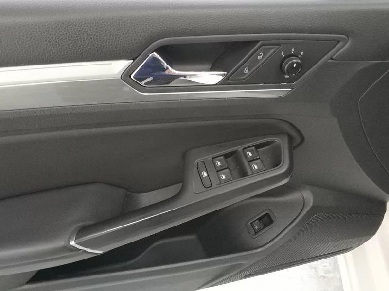 Volkswagen Lamando 2016 immagine di auto #11