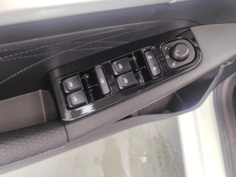GEELY 2023 car image #11