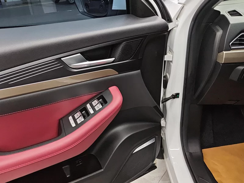 X70 2023 #11 X70 2023 car image #11