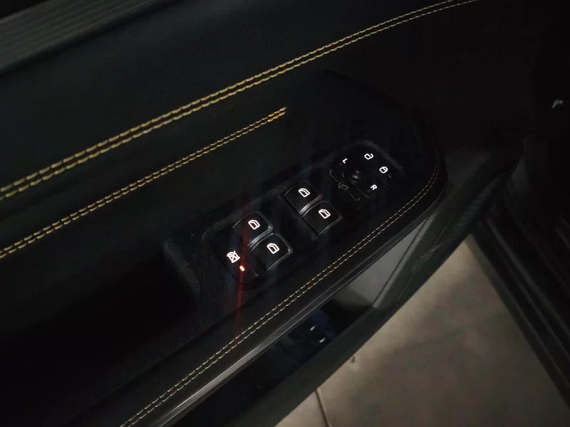 Lynk & Co 01 2024 car image #11