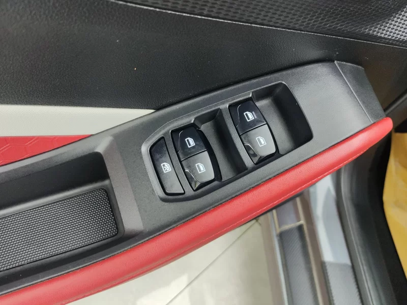 5 2022 car image #11
