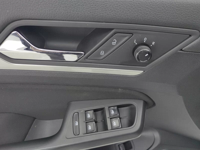 Volkswagen Lamando 2022 car image #11