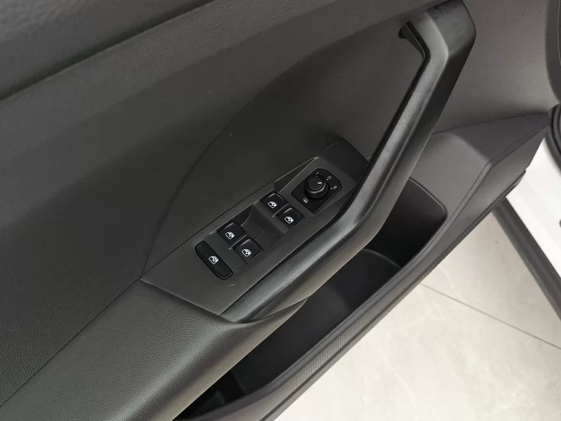 Volkswagen T-Cross 2019 #11 Volkswagen T-Cross 2019 car image #11