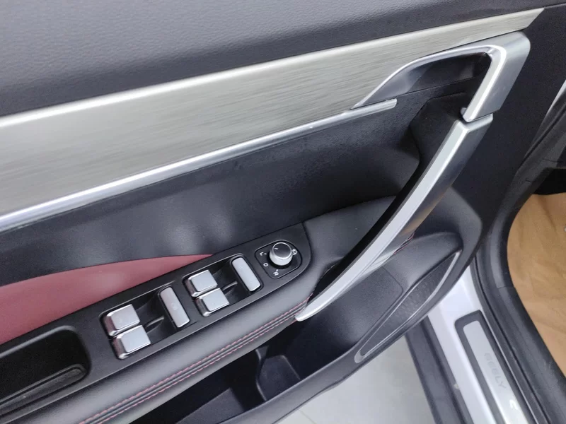 GEELY Coolray 2019 immagine di auto #11