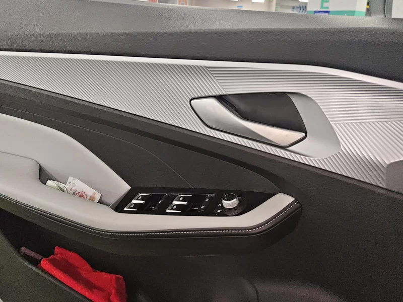 GEELY Binray 2023 car image #11