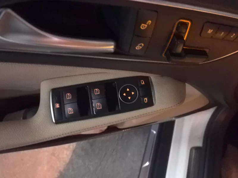 Mercedes-Benz GLA Class 2016 car image #11