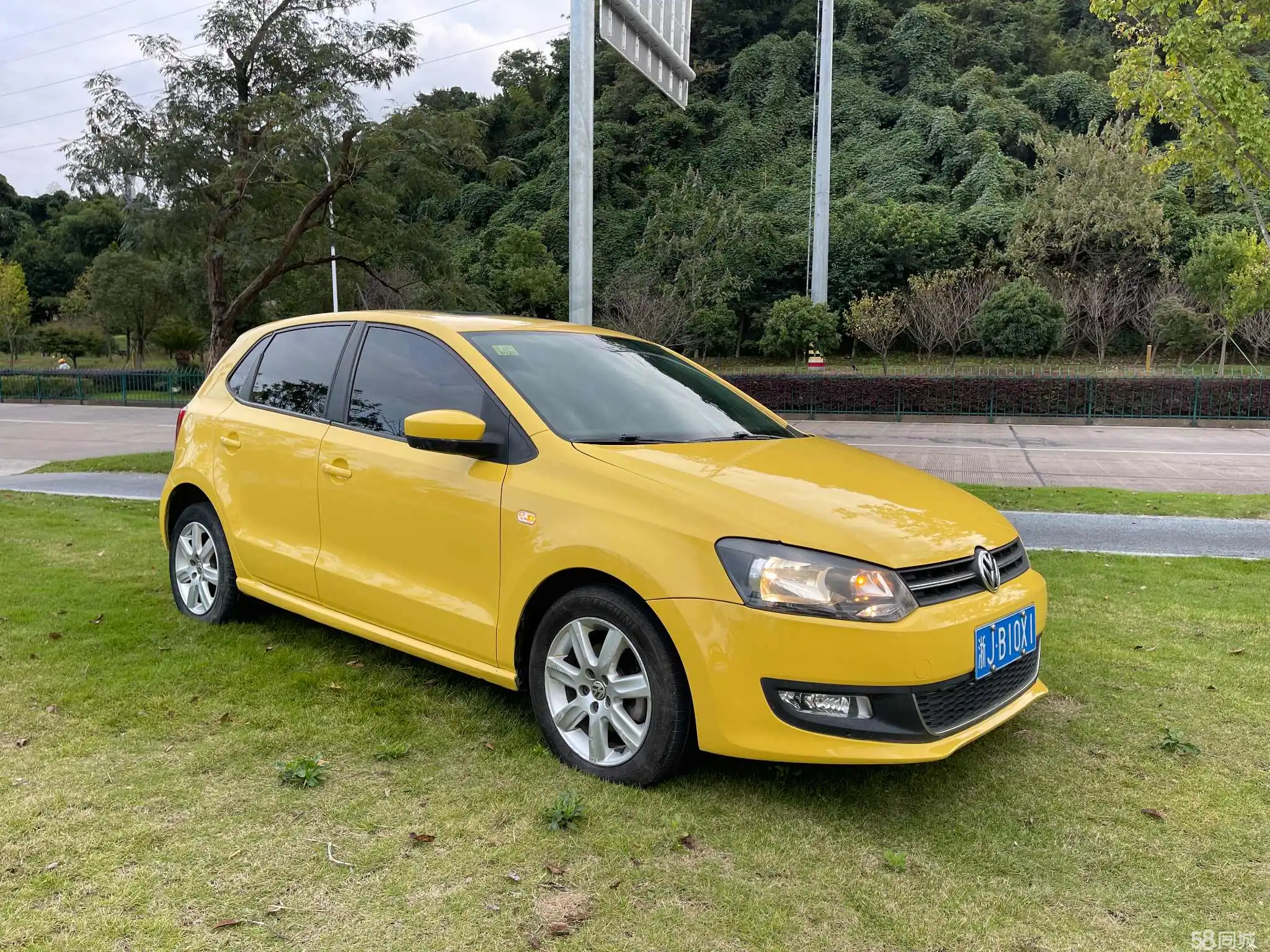 Volkswagen Polo 2011 #11 Volkswagen Polo 2011 car image #11