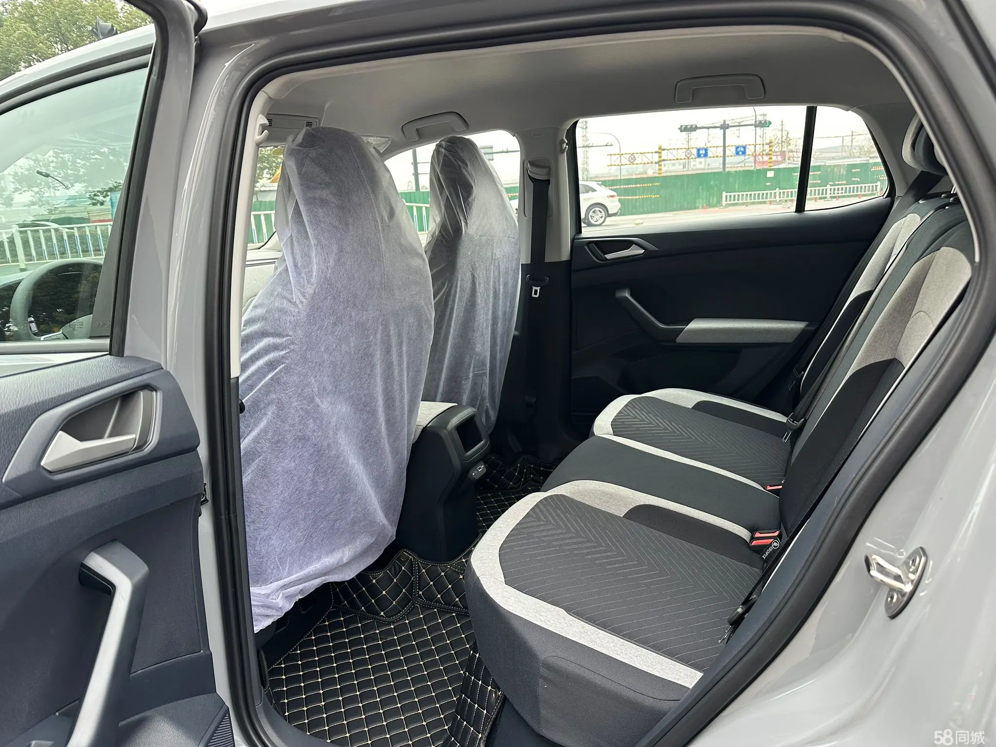 Volkswagen Tharu 2024 car image #11
