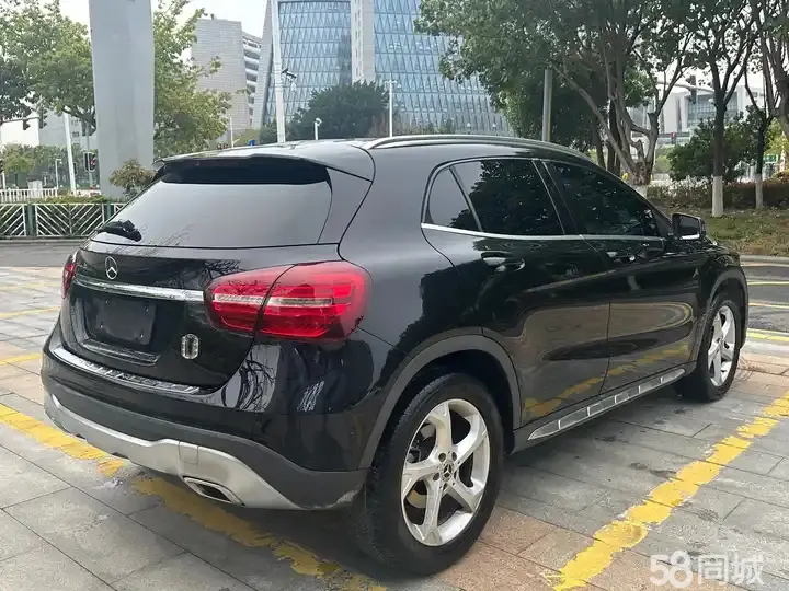 Mercedes-Benz GLA Class 2019 car image #11