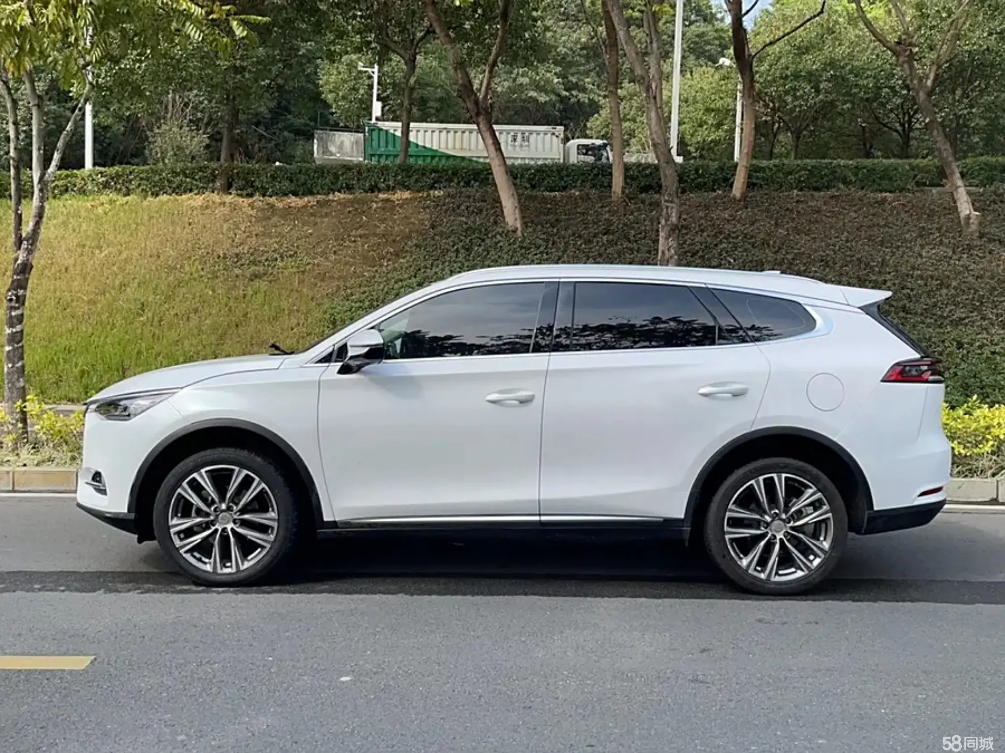 BYD Tang 2019 #11 BYD Tang 2019 car image #11