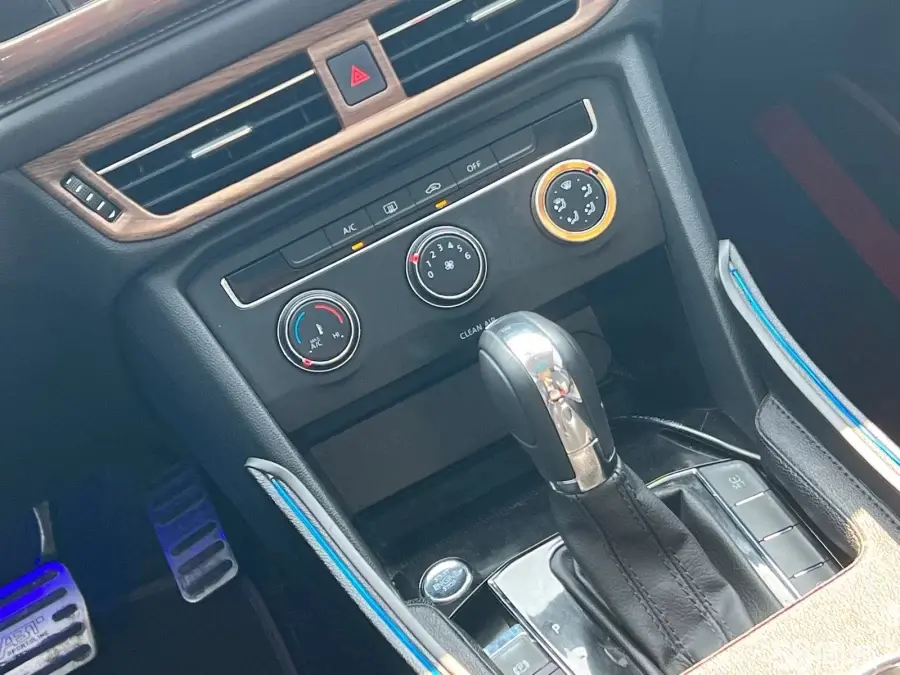 Volkswagen Tharu 2021 car image #11