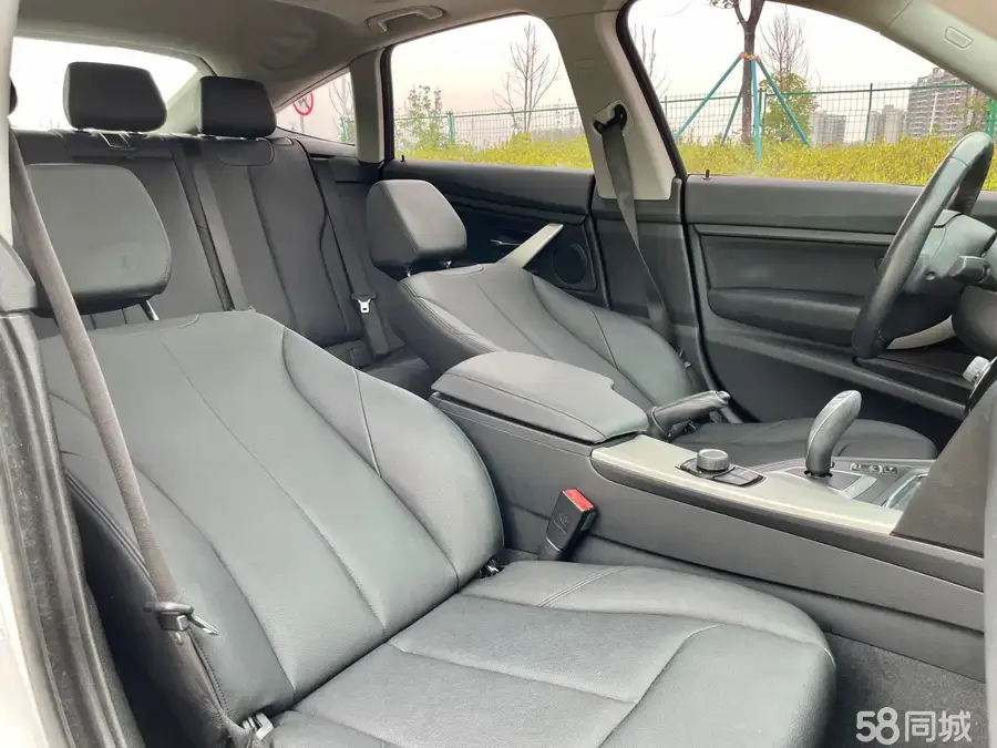 BMW 3 Series GT 2018 immagine di auto #11