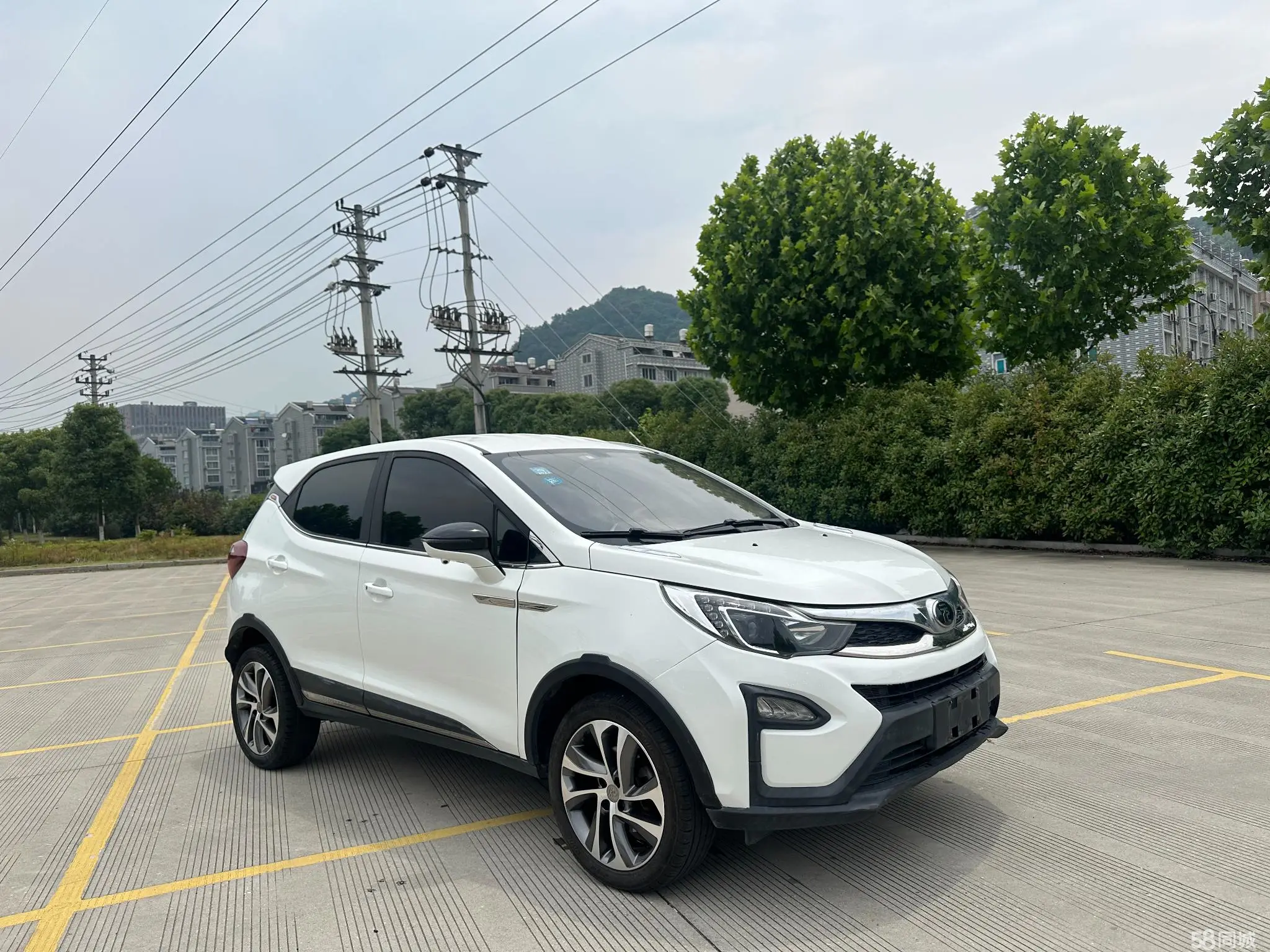 BYD Yuan 2018 صورة سيارة #11