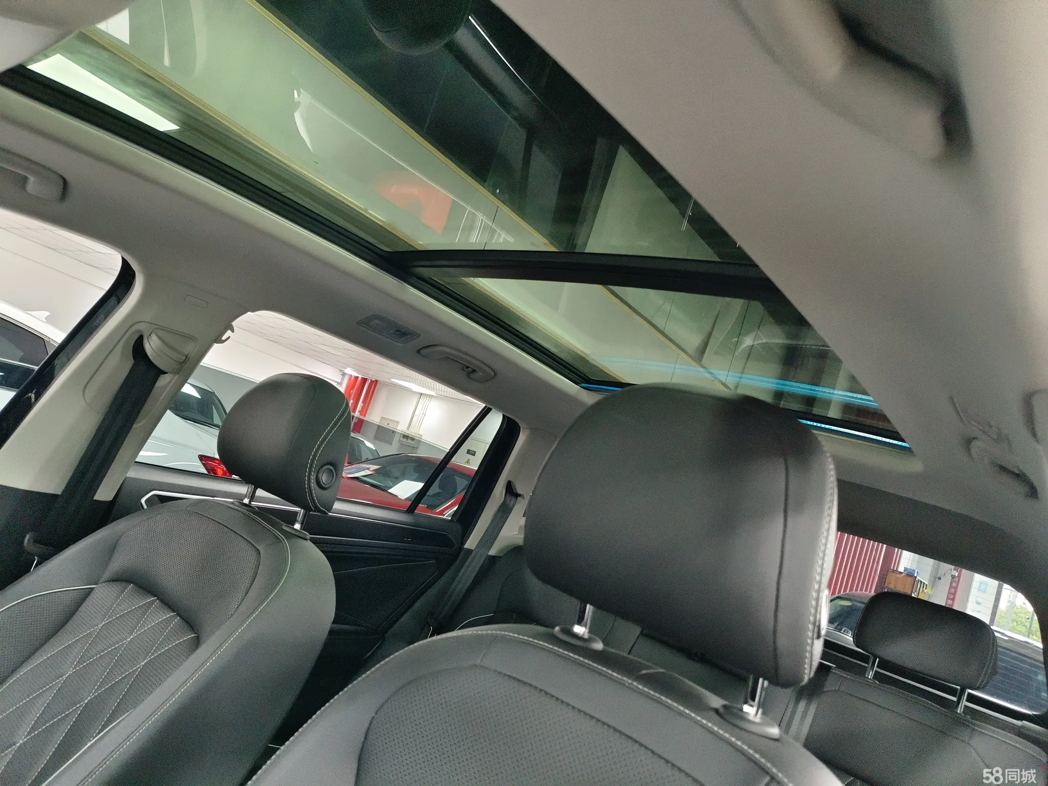 Volkswagen Tiguan L 2022 immagine di auto #11