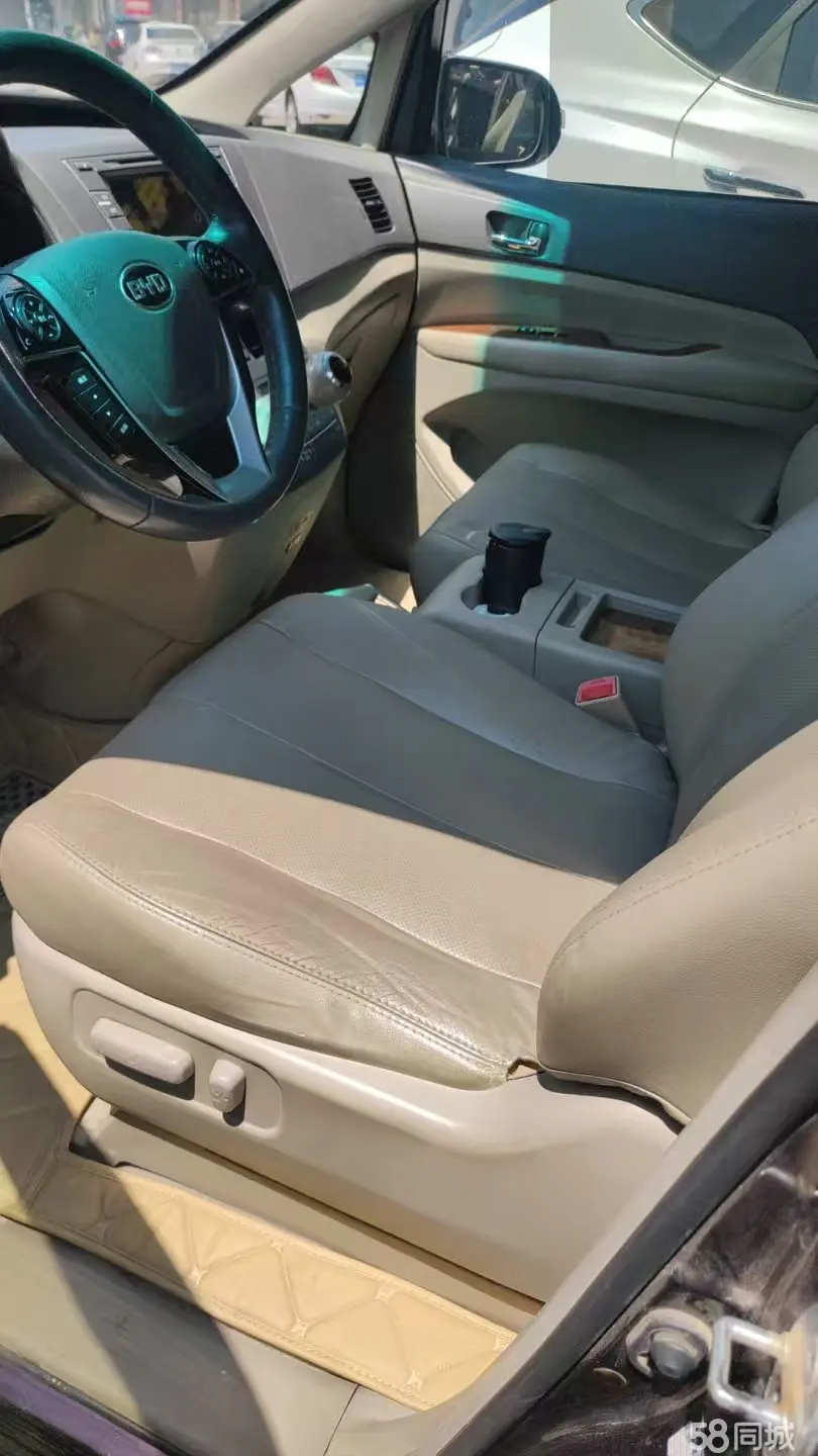 BYD M6 2014 изображение автомобиля #11