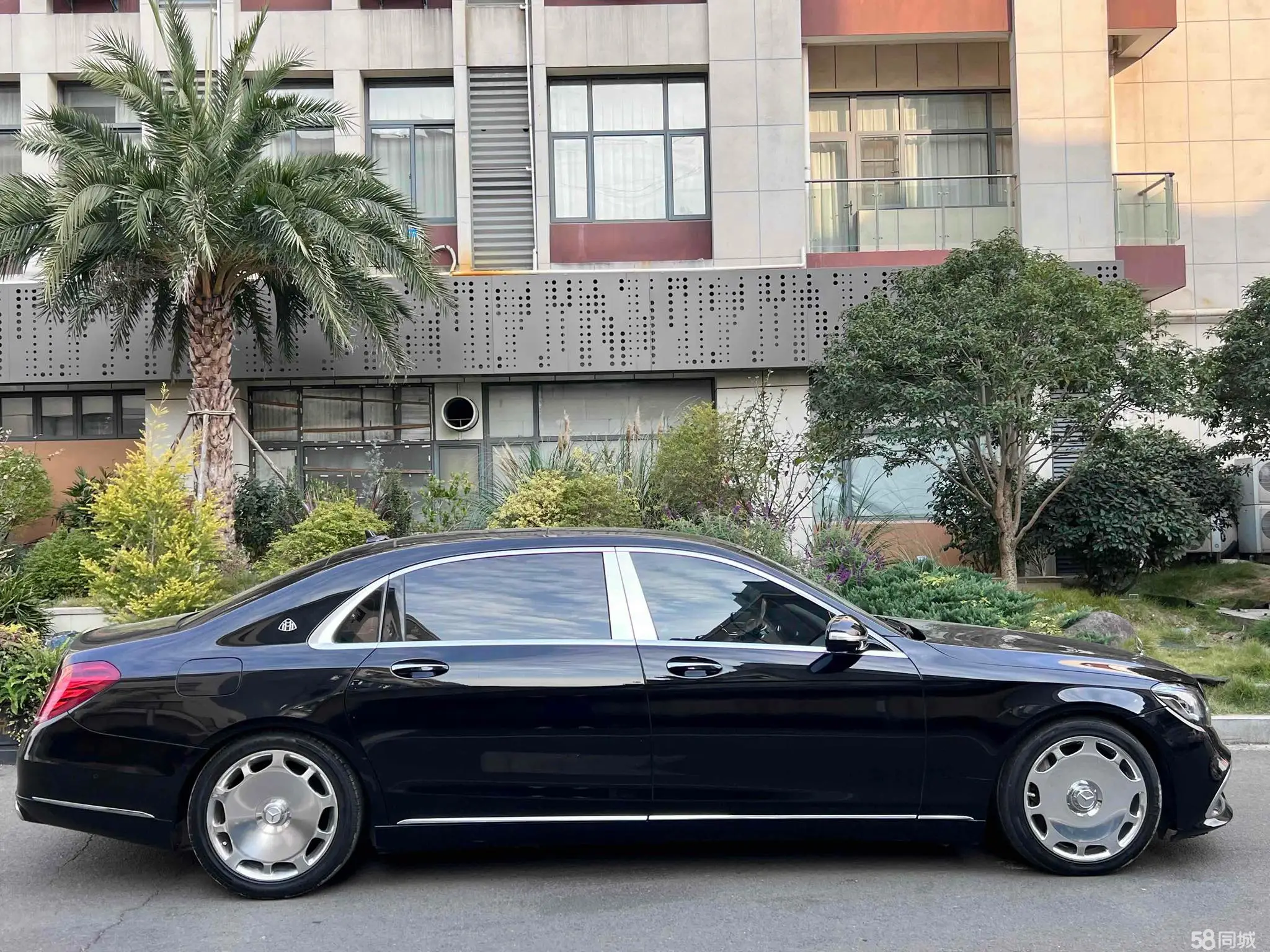 Mercedes-Benz Maybach S Class 2015 car image #11