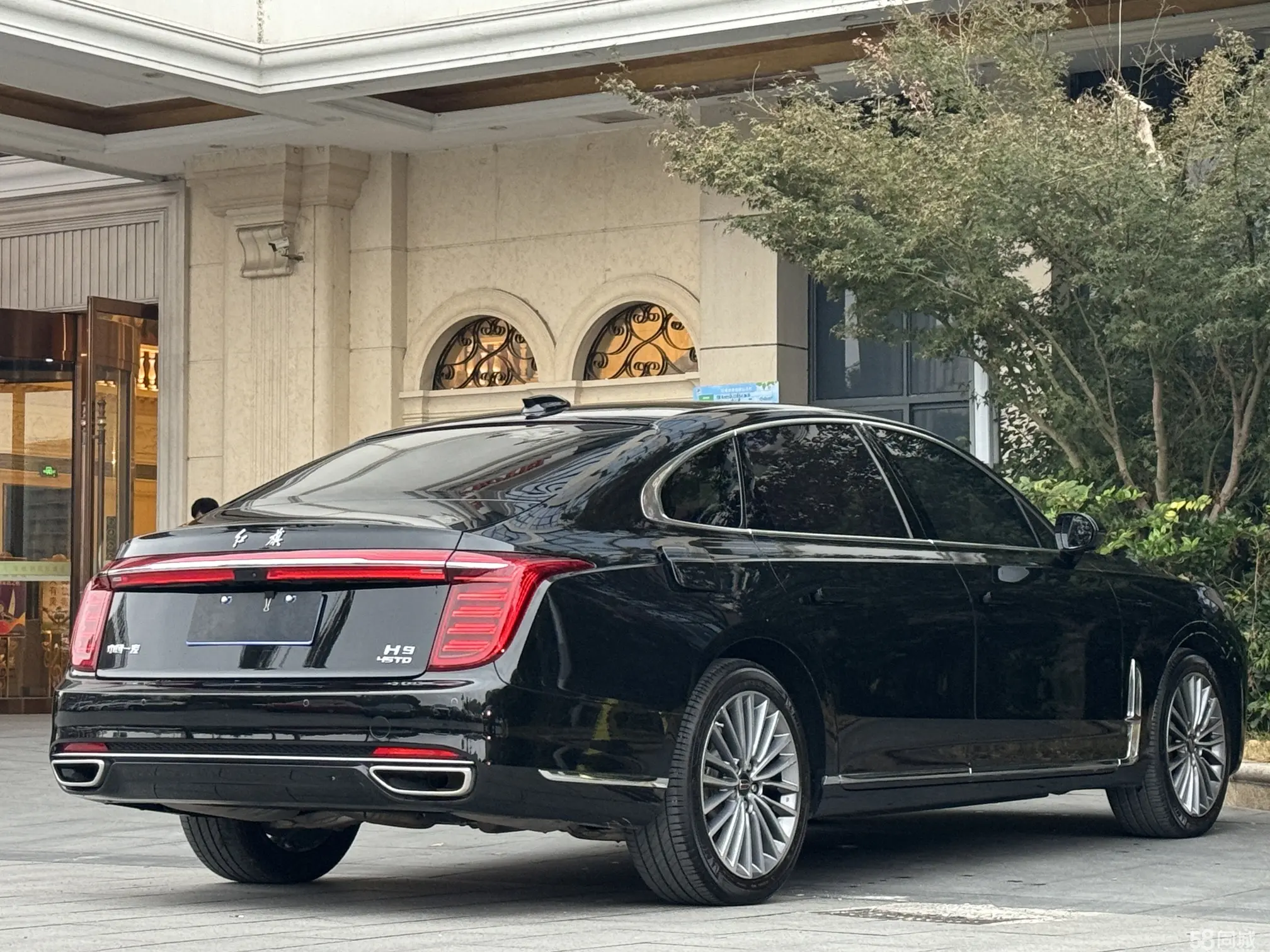 HongQi H9 2022 car image #11