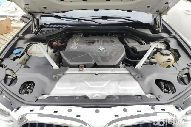 BMW X4 2019 car image #11