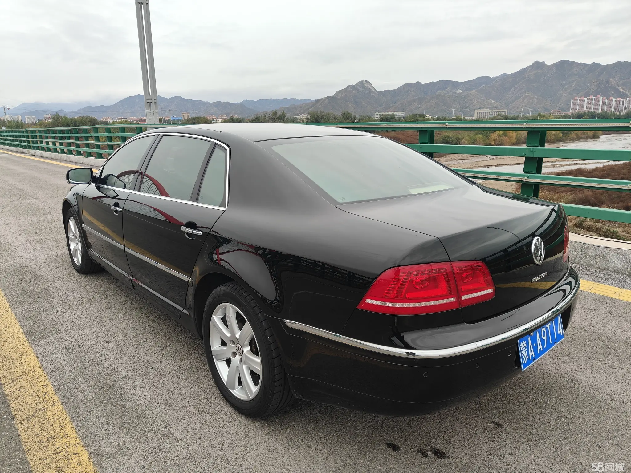 Volkswagen Pheaton 2011 immagine di auto #11