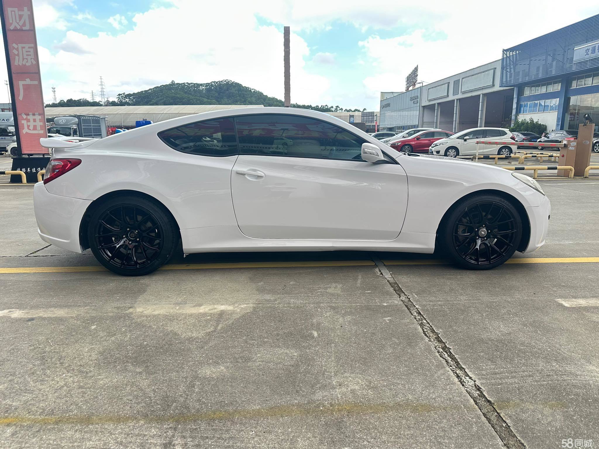 Hyundai Rohens-Coupe 2010 car image #11