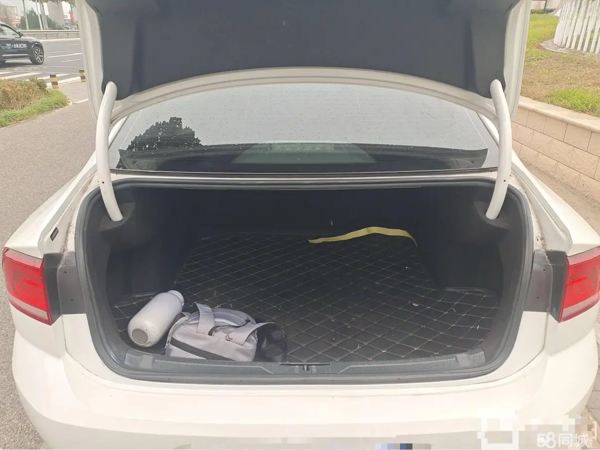 Volkswagen Lamando 2016 immagine di auto #11