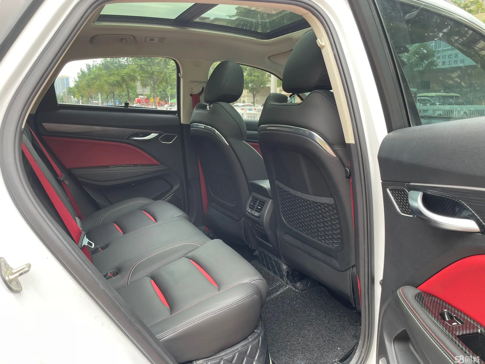 GEELY Tugella 2019 car image #11