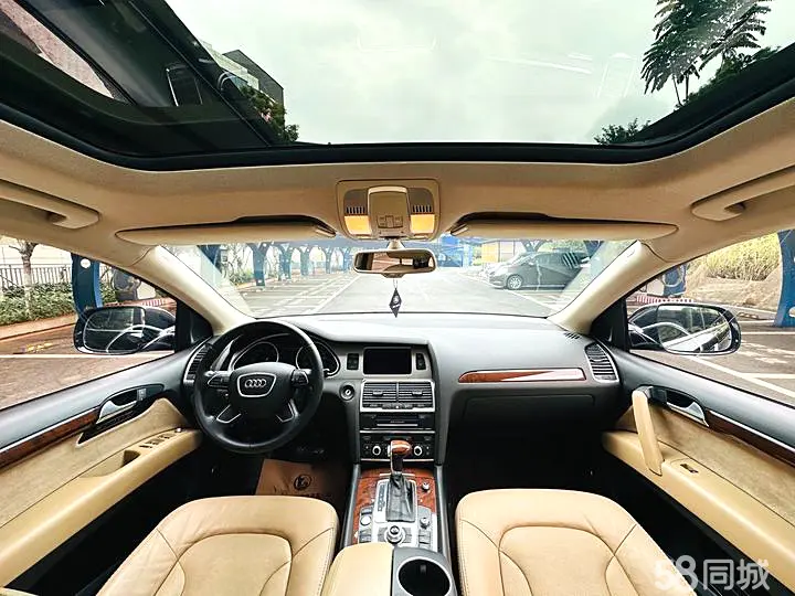 Audi Q7 2012 car image #11