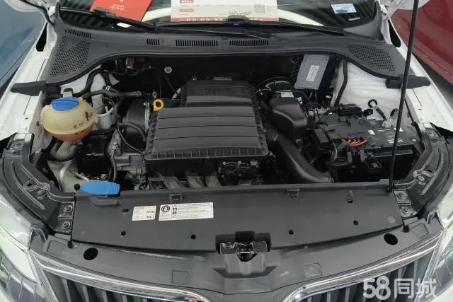 Skoda Rapid Spaceback 2018 car image #11