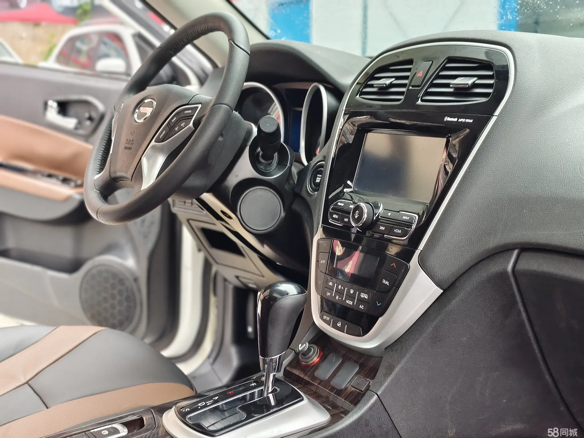 GAC Trumpchi GS5 Super 2015 #11 GAC Trumpchi GS5 Super 2015 car image #11