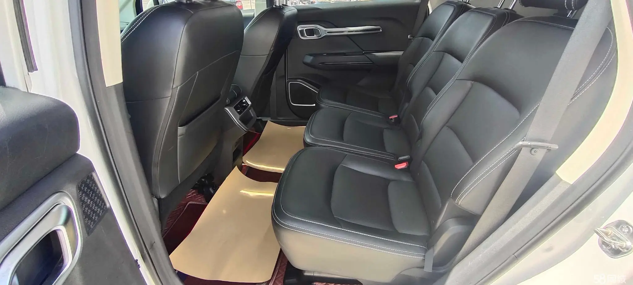 GEELY Okavango 2021 car image #11