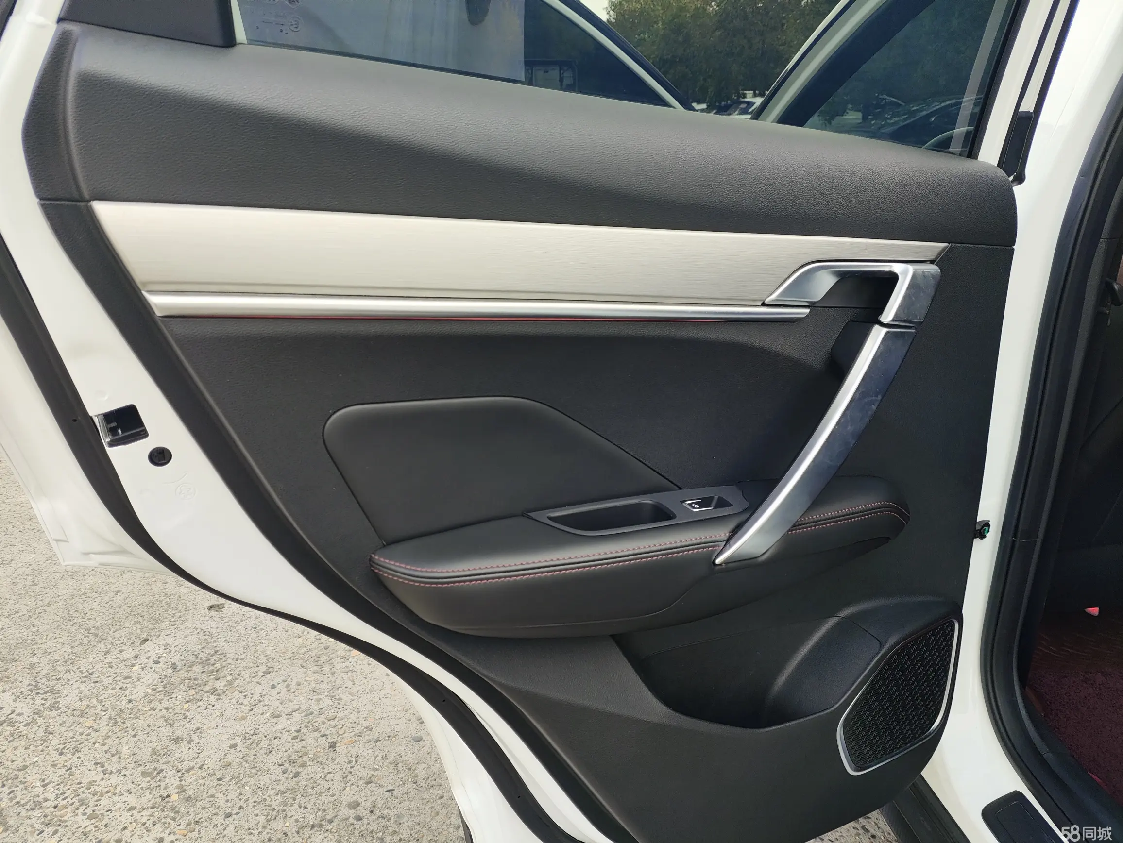 GEELY Coolray 2022 car image #11