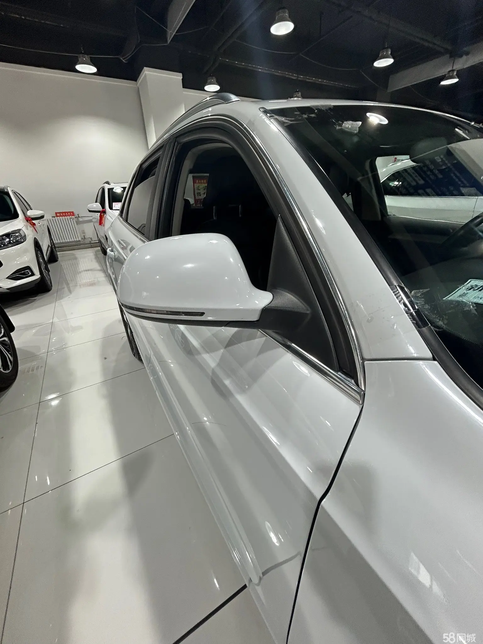 Audi Q3 2016 car image #11