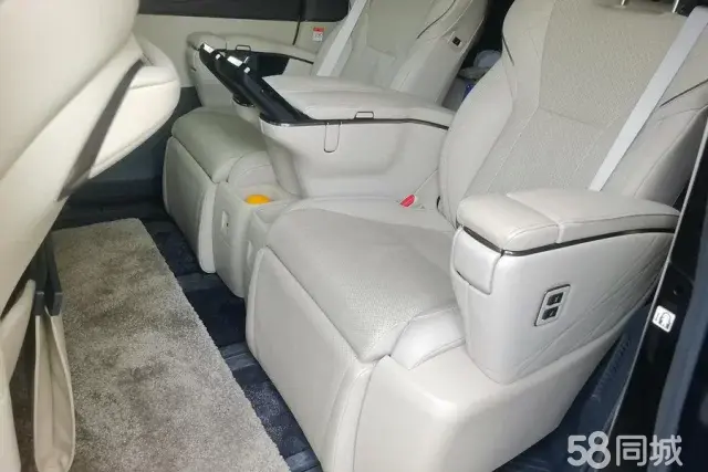 Toyota Alphard 2024 immagine di auto #11