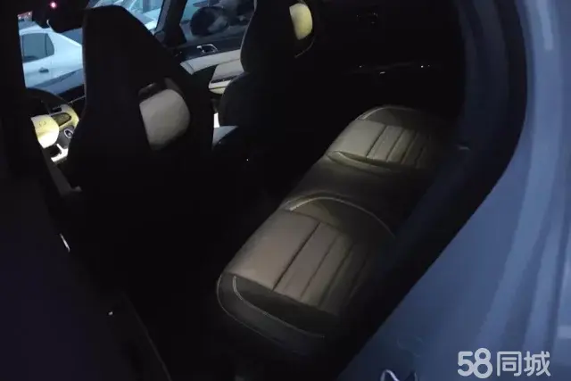 Lynk & Co 01 EM-P 2022 car image #11