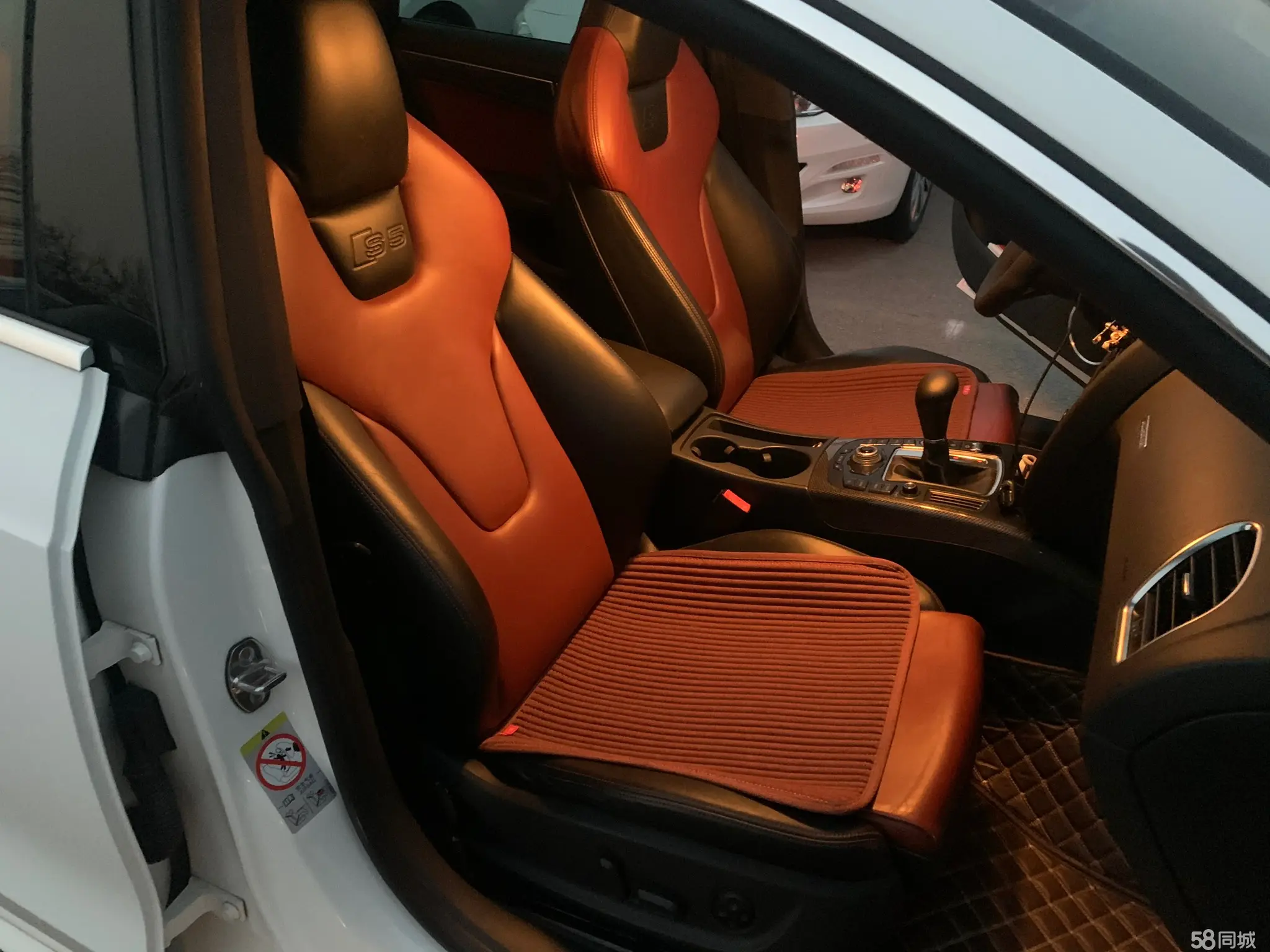 Audi S5 2011 car image #11