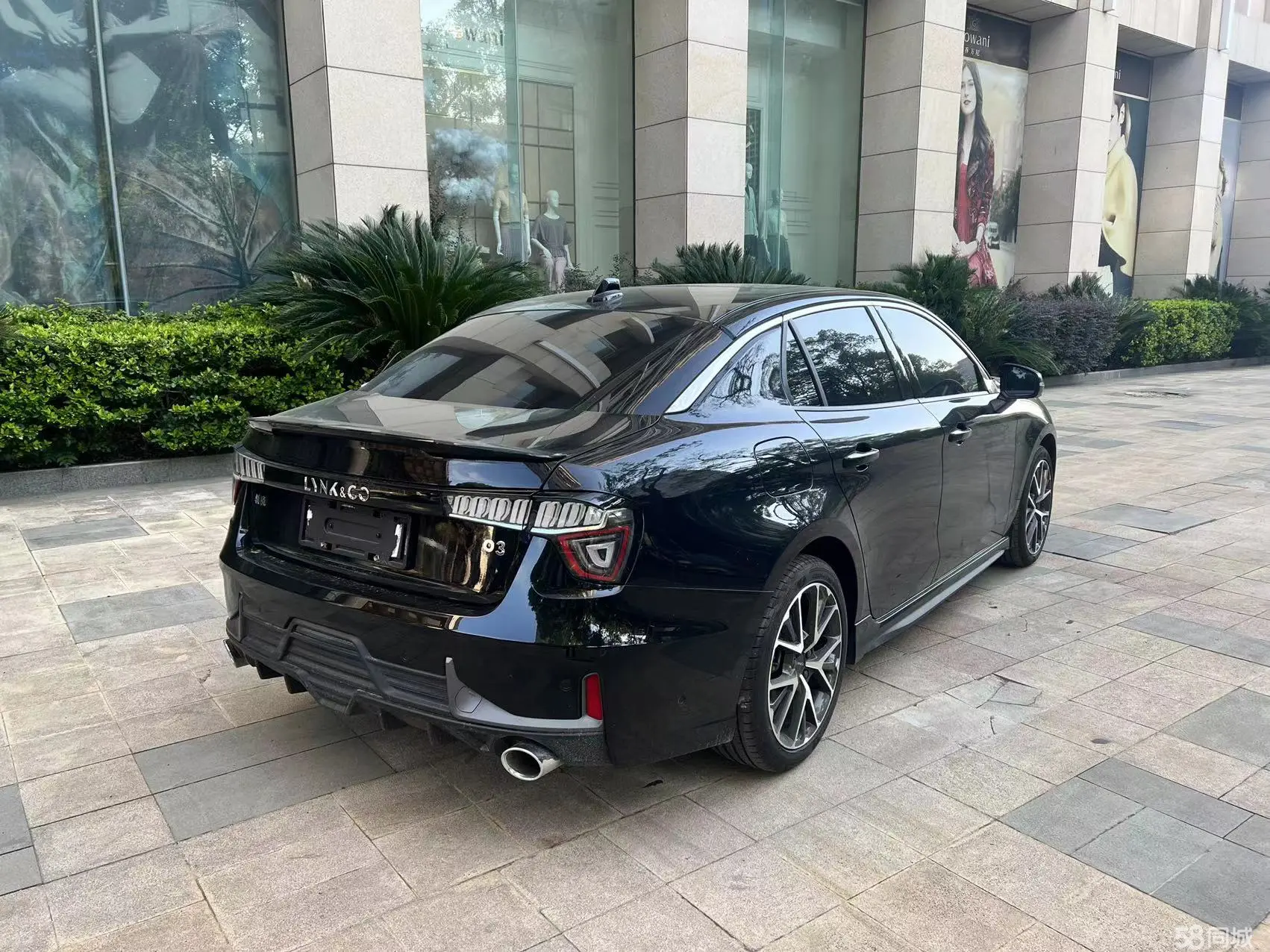 Lynk & Co 03 2019 car image #11